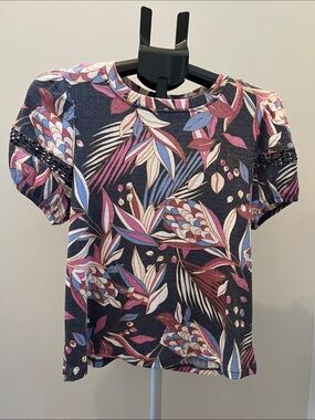 Como Blu Floral Puff Sleeve Short Sleeve Tee - Size Small